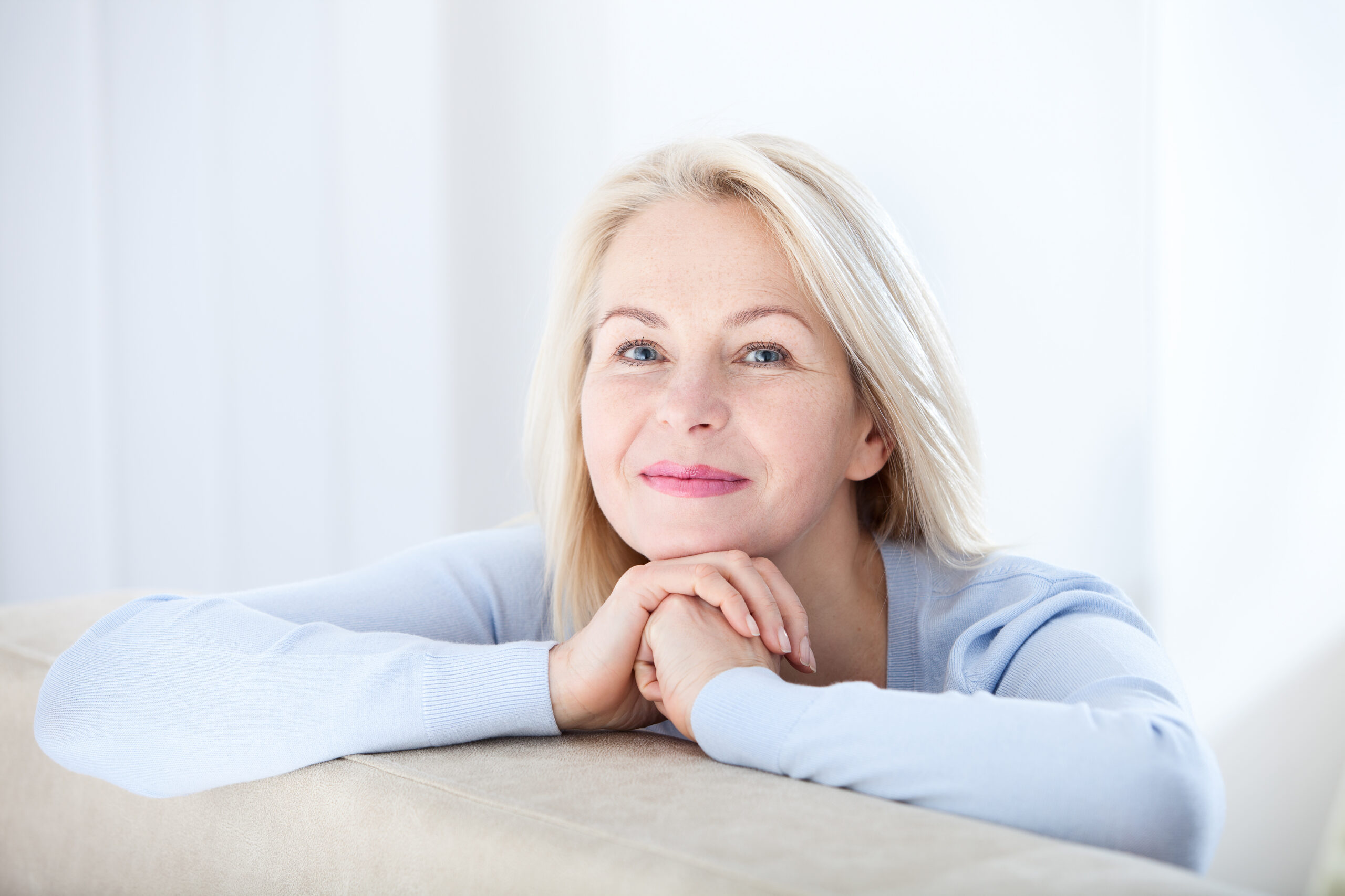 First Signs of Perimenopause and Online Treatment